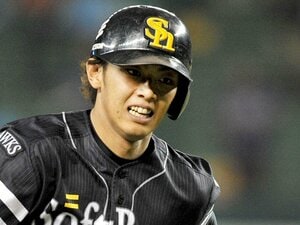 今宮健太、高校通算62発からの変身。「小技と守備」でSBを日本一に導くか。 