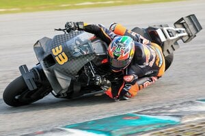 Moto3でも空力開発競争勃発！ 現代のバイクレースを席巻する空力パーツ開発のコストとマルケスの契約金はどちらが高い？