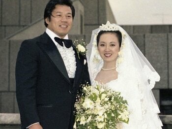 「3年後に結婚したい」藤波辰爾夫妻が振り返る“深夜0時のプロポーズ”…日本初アイドルレスラーの結婚は、会社を揺るがす大騒動だった＜Number Web＞ photograph by 東京スポーツ／アフロ