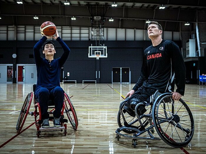 草なぎ剛が金メダリストに教えた萩本欽一直伝「辛いときこそ笑え」＜Number Web＞ photograph by Takuya Sugiyama