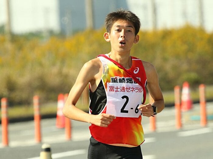 大津→福岡大のサッカーエリートが陸上へ異例の競技転向「違う道もあるんだぞ」胸に響いた名将の言葉<Number Web> photograph by Krosakiharima Athletics Club