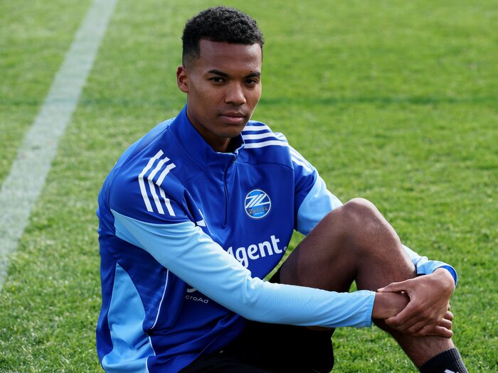 「対人で絶対負けないように…」望月ヘンリー海輝（24歳）が森保監督から伝えられたこと「やらないといけないことは本当に多い…自分のことだけで精いっぱい」＜Number Web＞ photograph by Shigeki Yamamoto