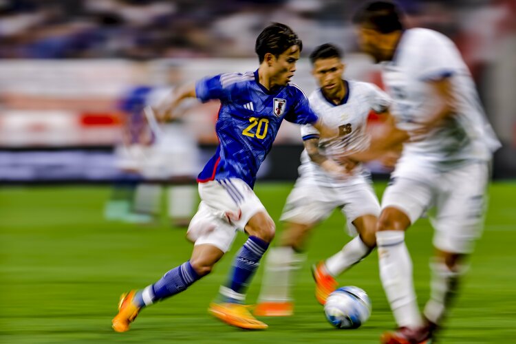 久保建英「初2ゴール満点評価MVP」に三笘薫アシスト！ 鎌田大地は