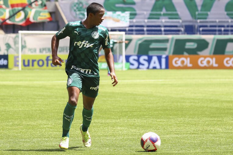 エンドリッキのドリブル　©AP/AFLO