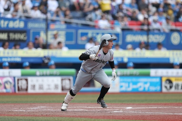 攻守に輝きを見せる寺地　©︎Chiba Lotte Marines
