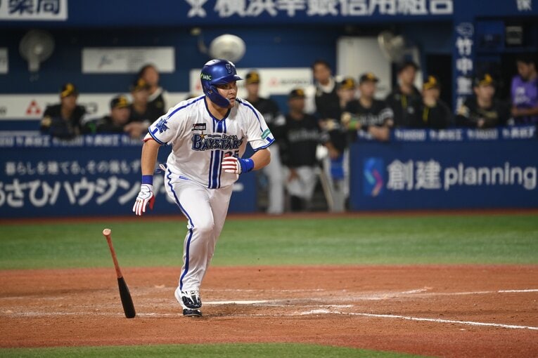 9回裏、代打でライト前ヒットを放ったDeNA筒香嘉智　©︎Naoya Sanuki