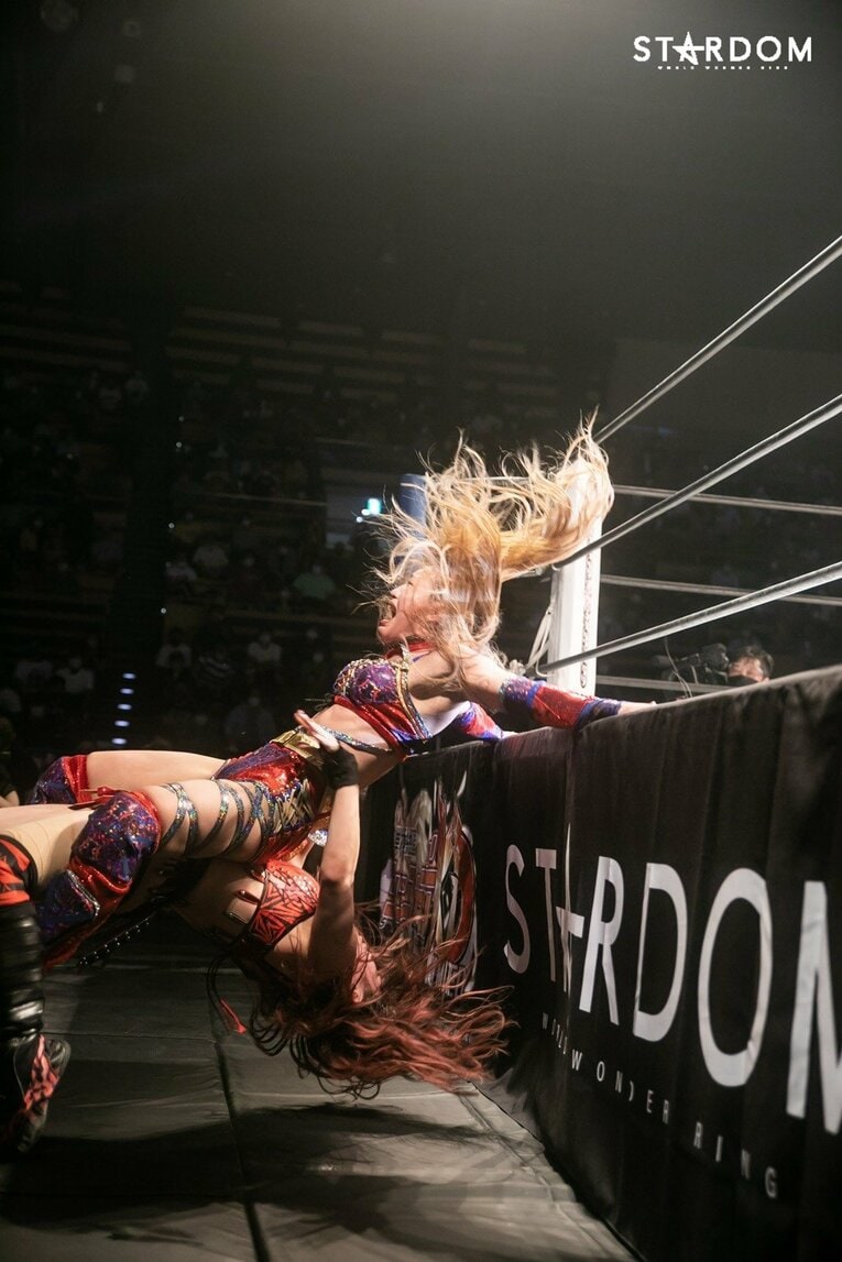 朱里が大号泣、林下詩美は放心状態に… スターダム“赤いベルト”をかけたベストバウトと選手たちが味わった挫折(16)