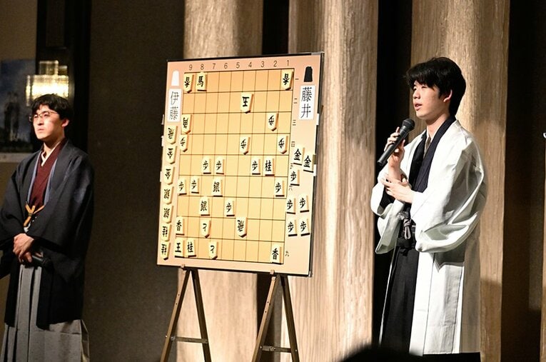 新叡王・伊藤匠と七冠・藤井聡太。2002年生まれ同士の2人が、将棋界をさらに加速させるはず ／ photograph by Keiji Ishikawa