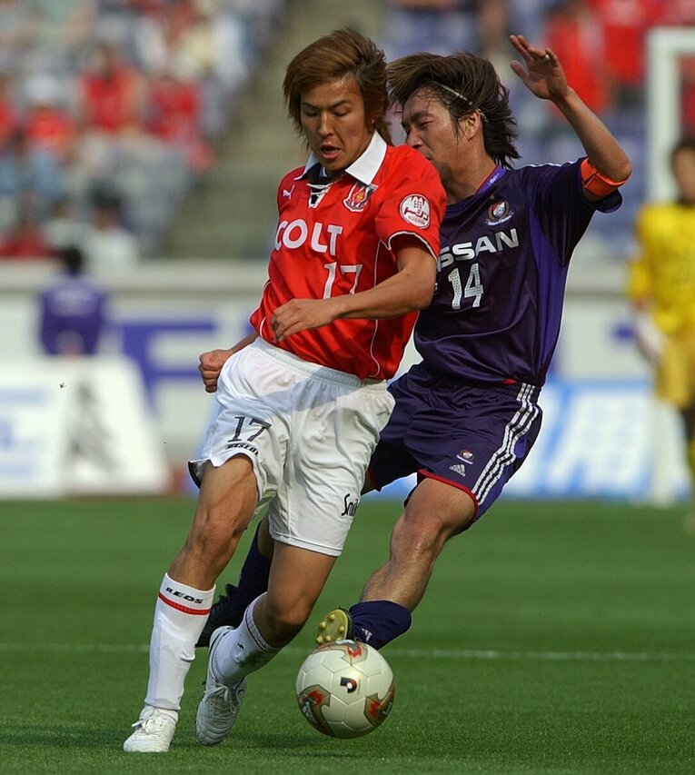 レッズ時代の長谷部誠（2003年）　©JIJI PRESS