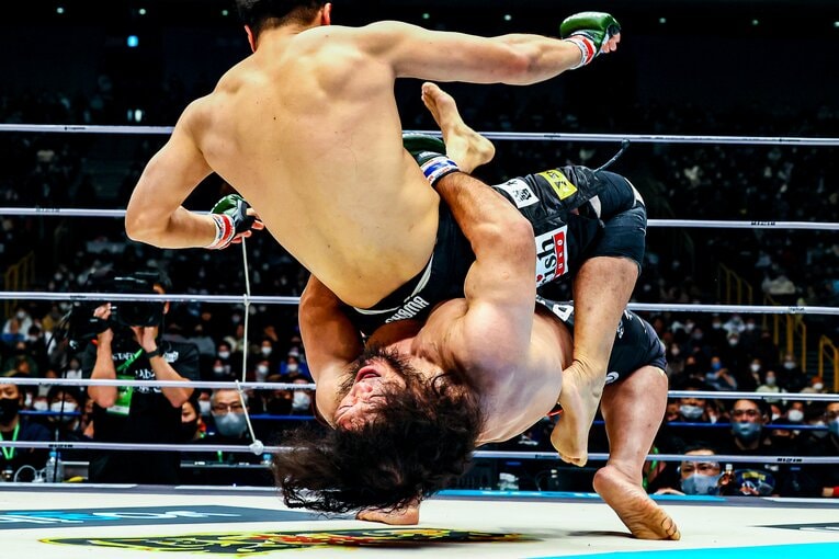 関根の豪快なジャーマンスープレックス　©RIZIN FF Susumu Nagao