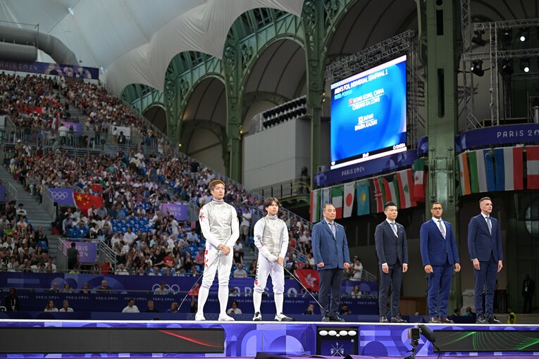 男子フルーレ個人準決勝、飯村一輝vs.張家朗　©Takuya Kaneko/JMPA