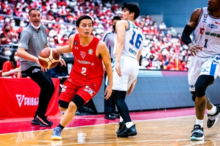 11月18日時点で一試合平均13.0得点、アシストもリーグ全体7位の平均5.9をマークしている富樫。今季は要所で見せる「ディープスリー」でも話題に ／ photograph by B.LEAGUE