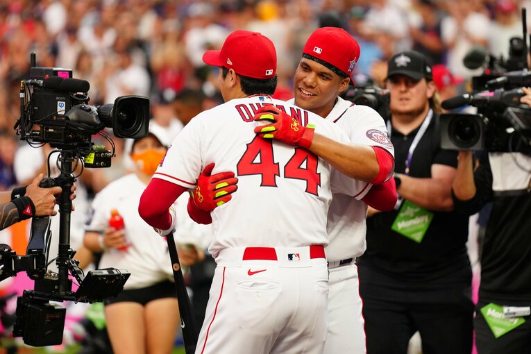 ソトとハグ　©Getty Images