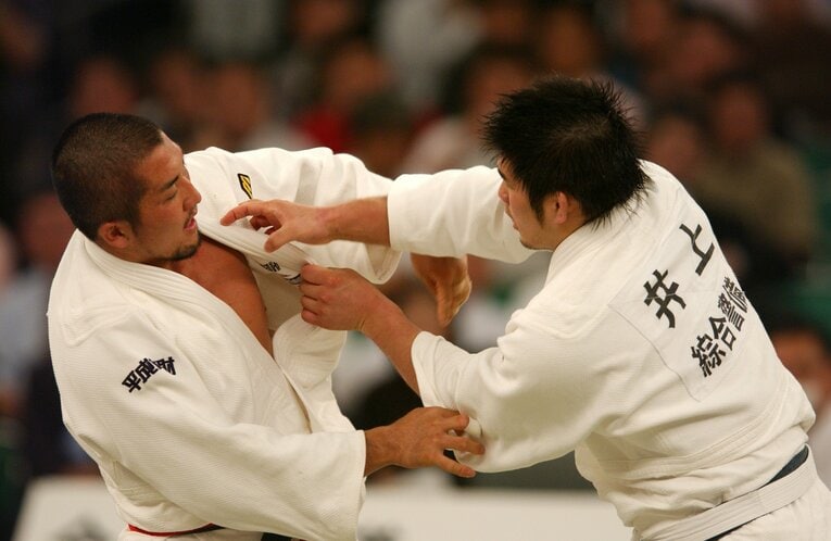 井上康生VS鈴木桂治（2004年／全日本柔道選手権大会）　©Takuya Sugiyama