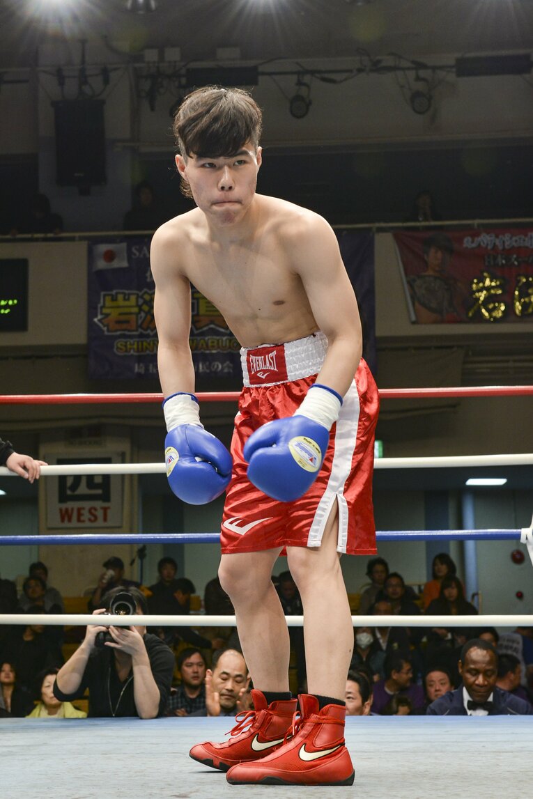 2013年4月、日本で試合をするキム・イェジュン。当時はまだ4回戦ボクサーだった　©Hiroaki Finito Yamaguchi/AFLO