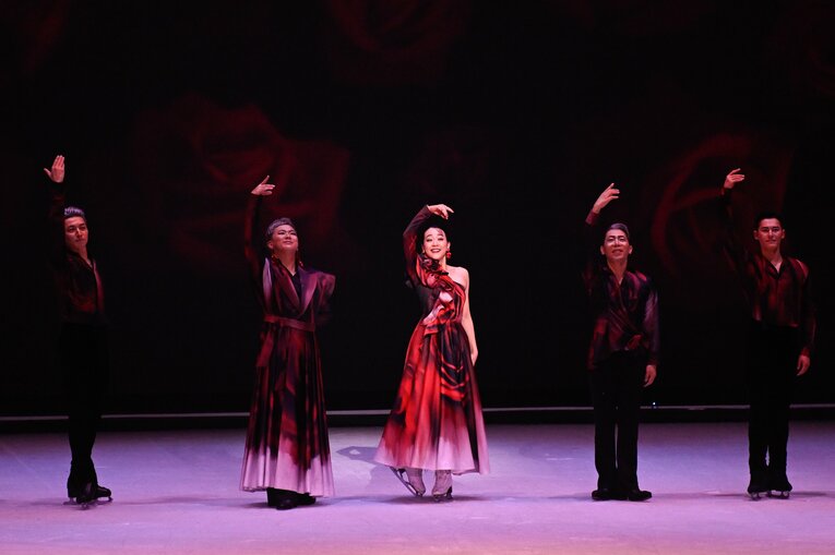 「母への永遠の愛を滑りたいな」浅田真央が明かすアイスショー『Everlasting33』に込めた“愛”「誰も見たことのない景色を届けたい」(89)