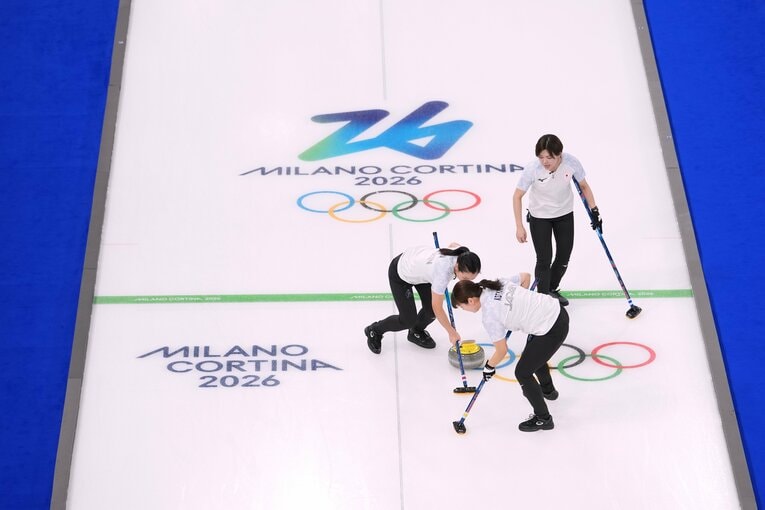 小谷優奈と近江谷杏菜のスイープ　©Tsutomu Kishimoto/JMPA