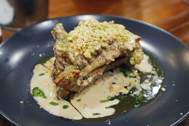 美食の街の散策もしばらくはお預けに　©Daisuke Nakashima