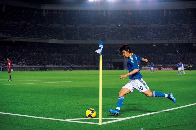 観客6万人を動員した、南アW杯アジア最終予選カタール戦にて。2009年6月10日、日産スタジアム ／ photograph by Takuya Sugiyama