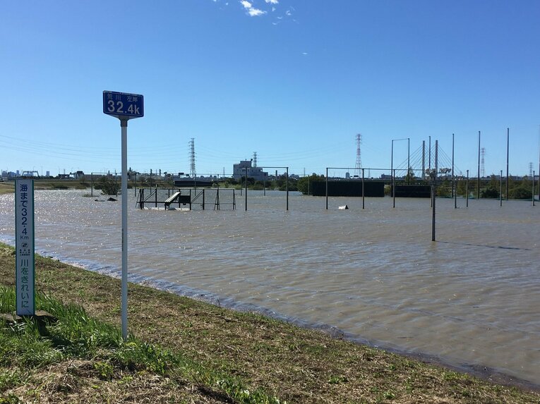 2019年10月、台風19号の影響で冠水したヤクルト戸田球場　©Sankei Shimbun
