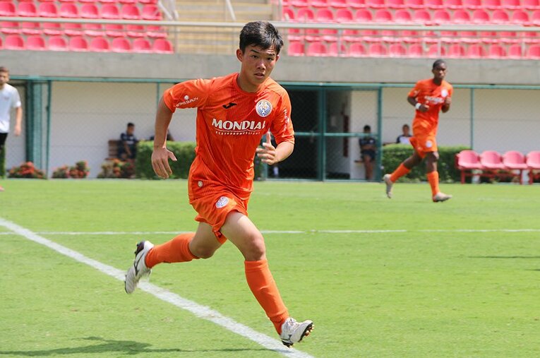 エジミウソンが運営するクラブに所属する日本人の甲斐翔大。フロンターレのアカデミー所属経験もある彼にブラジル流の育成について語ってもらった ／ photograph by FC Ska Brasil