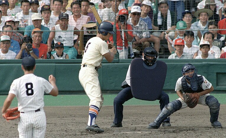 1992年8月16日、甲子園2回戦で明徳義塾に5打席連続敬遠される星稜・松井秀喜　©︎KYODO
