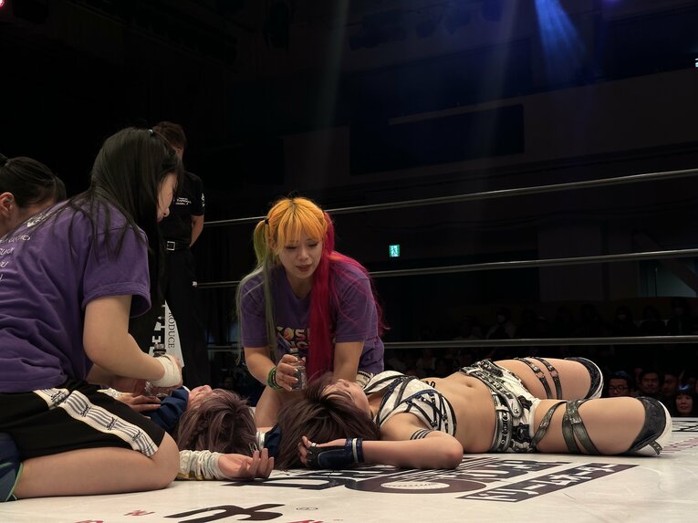 安納サオリvs中野たむ　©Norihiro Hashimoto