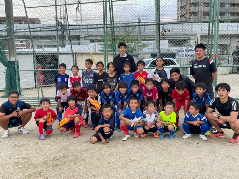 いまでも、帰国のたびに小学校のときのチーム・三筑キッカーズに顔を出すという　©三筑キッカーズ