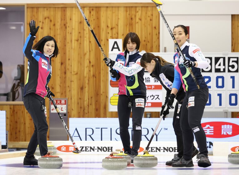 フォルティウスとして再スタートを切った船山（左）ら選手たち（2022年撮影）　©JIJI PRESS