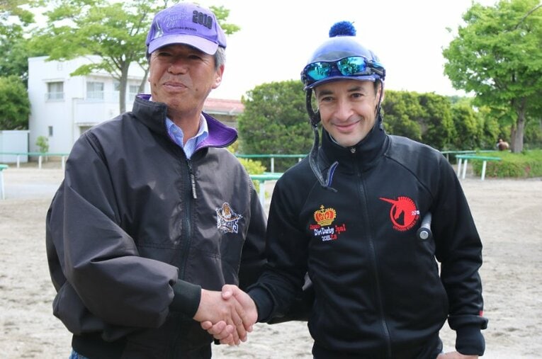 2017年のキーンランドCを9歳馬エポワスで制した藤沢和雄調教師とルメール騎手 ／ photograph by Satoshi Hiramatsu