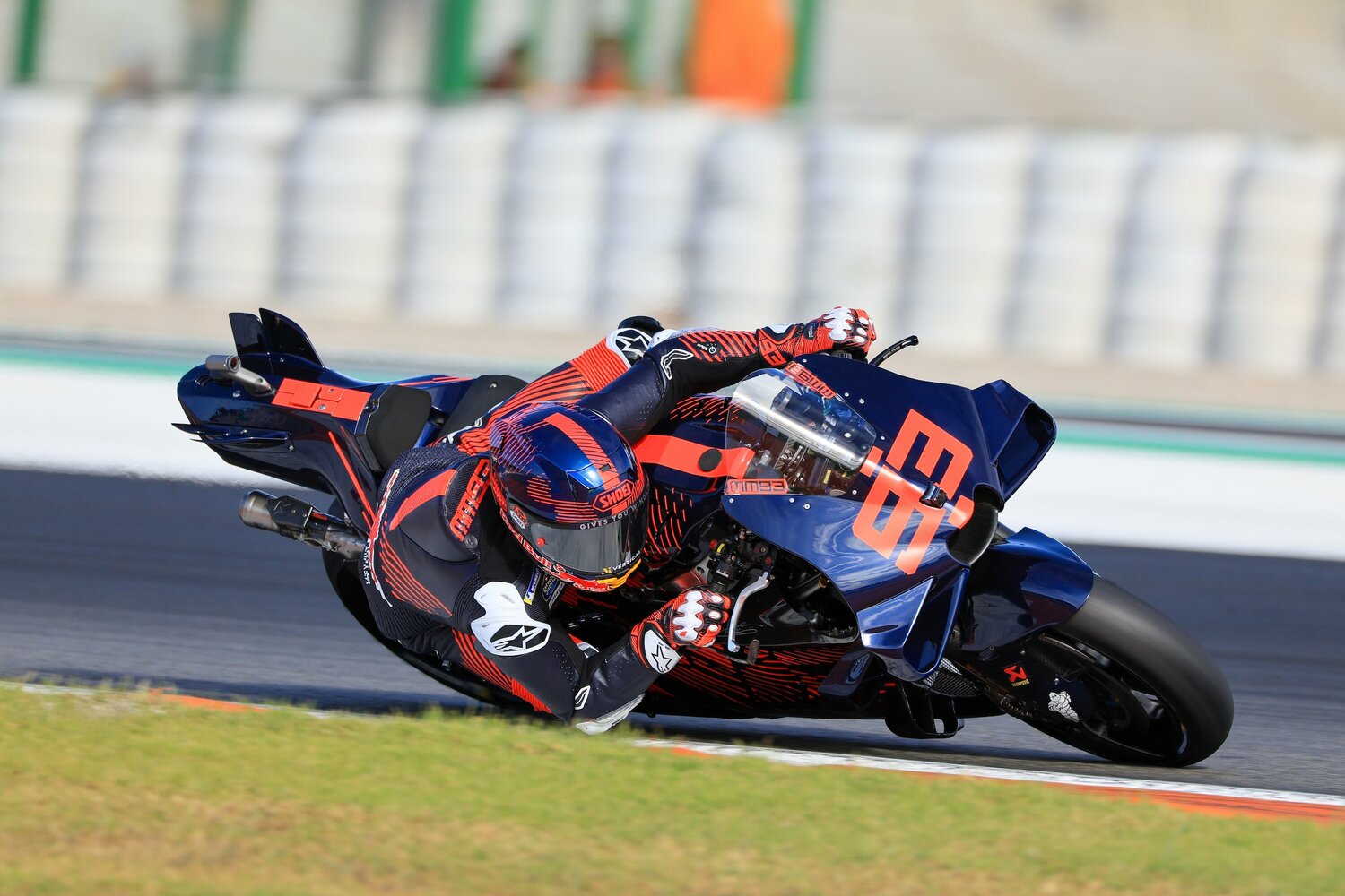 バレンシアGP後のテストでのドゥカティ初ライドは世界中から注目された　©Satoshi Endo