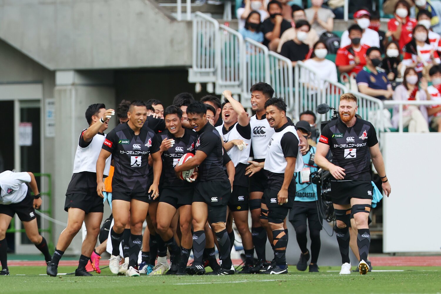 SH荒井康植の先制トライに喜びを爆発させるサンウルブズ　©︎Yohei Osada/AFLO SPORT