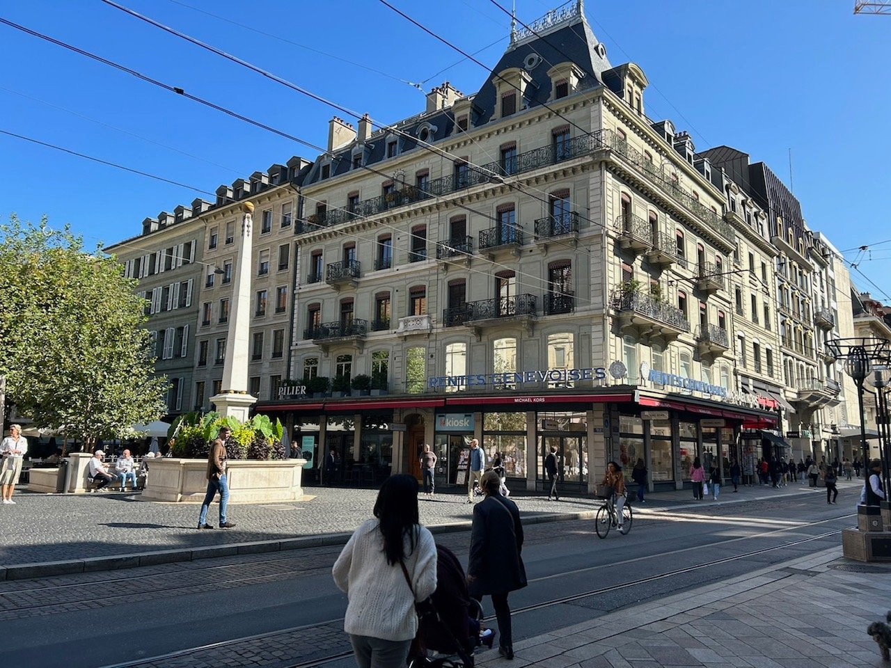 リヨンから列車に2時間乗り、スイス・ジュネーブへ。街は整然としていたが「フランスよりつまらないかも…」という言葉が印象に残る