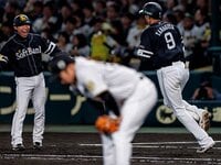 谷繁元信、史上初の3018試合出場。捕手失格寸前で気づいた“自分の形