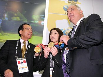 レスリングとスカッシュの一騎討ち!?IOCが選ぶ五輪競技の“価値観”。＜Number Web＞ photograph by Hochi Shimbun／AFLO