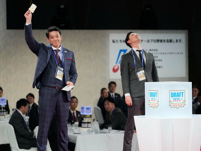 ベテラン記者が驚いた「佐々木麟太郎1位」じゃないソフトバンクの指名とは？ 「チーム作り」のプランがハッキリ見えた球団は…ドラフト指名の“ホンネ評”＜Number Web＞ photograph by Yuki Suenaga