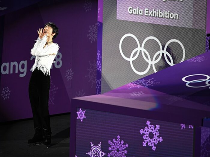 羽生結弦、圧巻の演技と感動の輪。平昌ボランティアも涙した熱狂。<Number Web> photograph by Asami Enomoto/JMPA
