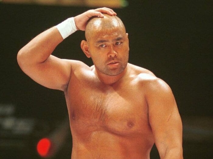 武藤敬司は日本初のスキンヘッドヒーロー？「イメチェンするからさぁ」フードを脱いだ瞬間、高田延彦も呆然とした20世紀最後のサプライズ＜Number Web＞ photograph by 東京スポーツ新聞社