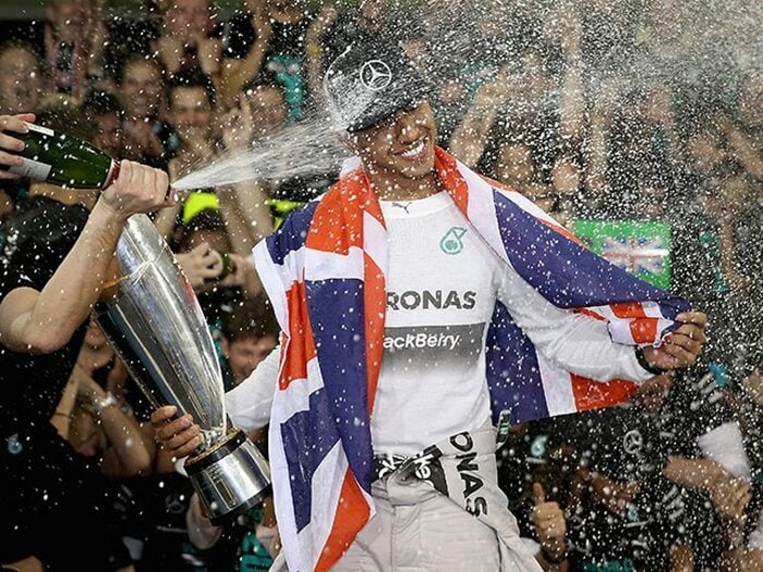 ハミルトンとロズベルグの小さな差。6年ぶり戴冠の決め手は「タイヤ」？＜Number Web＞ photograph by Getty Images