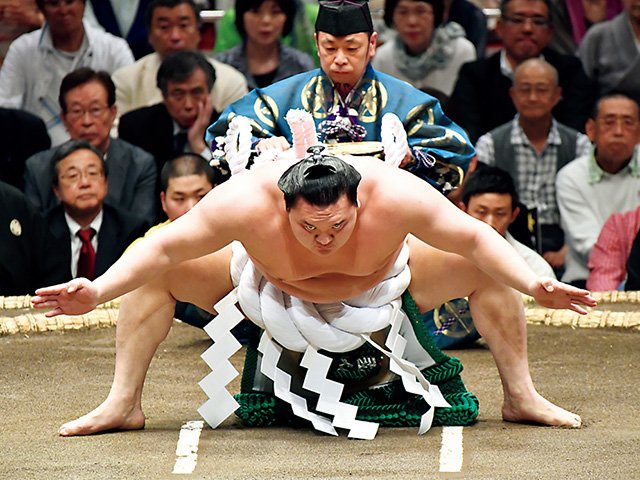 元横綱稀勢の里・二所ノ関親方が徹底解説第二回：白鵬「左前まわし……だけじゃなかった」 - 相撲 - Number Web - ナンバー