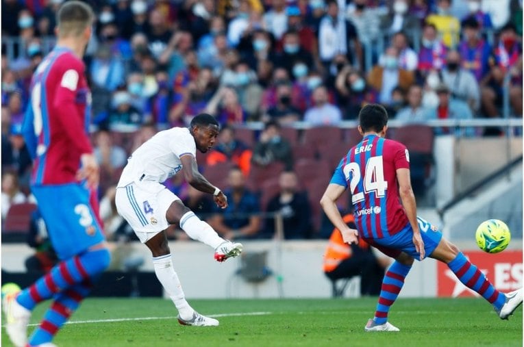 《メッシとロナウド不在の寂しさ》カメラマンが見たクラシコの新風景　17歳ガビや仲良しバルサ＆レアルサポ、殊勲ビニシウスへの“罵倒”(25)