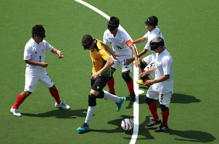 日本は組織的な守備を見せたが、ブラジルの個の能力はそれ以上だった　©Getty Images