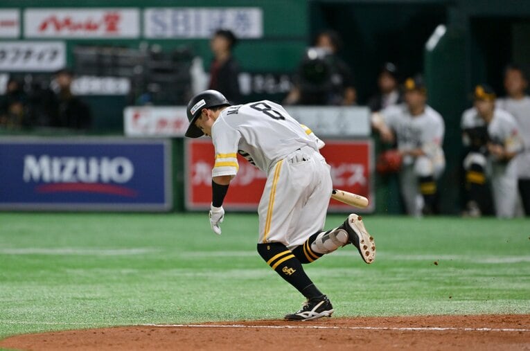 今季パ・リーグ唯一の3割を打って初の首位打者となったソフトバンク・牧原だが、今シリーズでは15打席で無安打　©Hideki Sugiyama