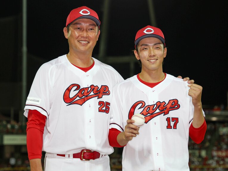 2024年9月15日に初勝利を挙げた常廣（右）。そこからいまだ2勝しか積み上げられていない　©JIJI PRESS