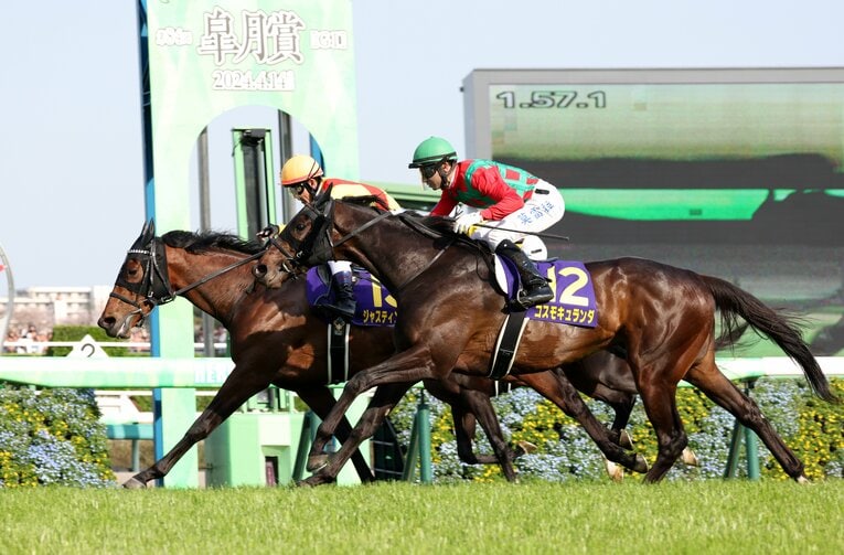 ジャスティンミラノは1分57秒1のレコードタイムで中山の2000mを駆け抜けた　©JIJI PRESS