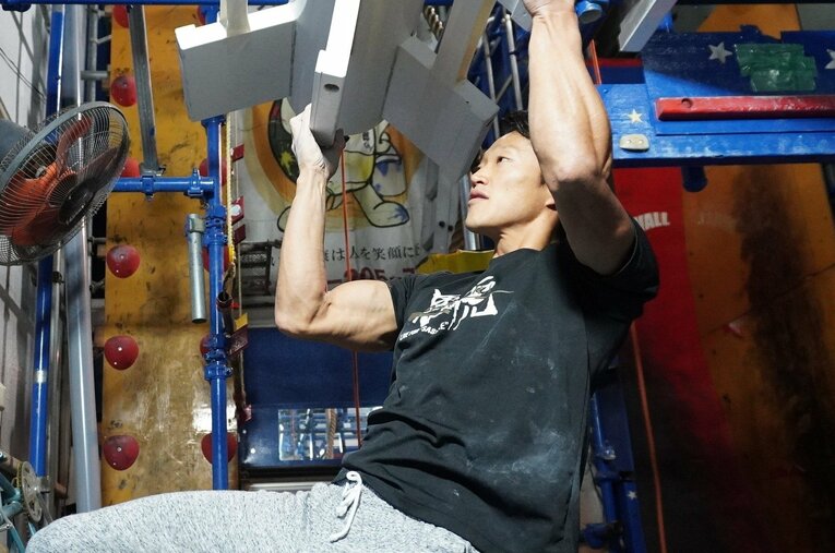 現在“ミスターSASUKE”こと山田勝己が率いる「黒虎」のエースである山本良幸。完全制覇も視野にはいるアスリートの予想外の学生時代とは？ ／ photograph by NumberWeb