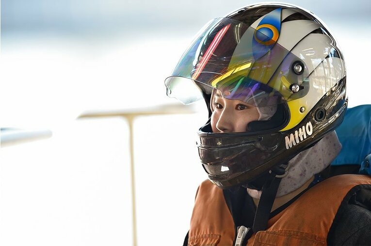 トップボードレーサーとして活躍しながら一児の母でもある守屋美穂選手 ／ photograph by BOATRACE振興会