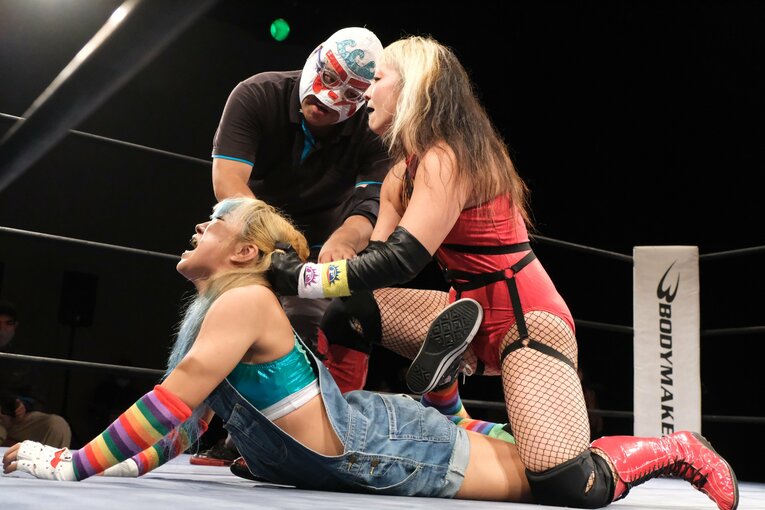 〈米軍基地で試合も〉沖縄唯一のプロレス団体『琉球ドラゴンプロレス』って何？ リングネームはグルクンマスク、首里ジョーなど(16)