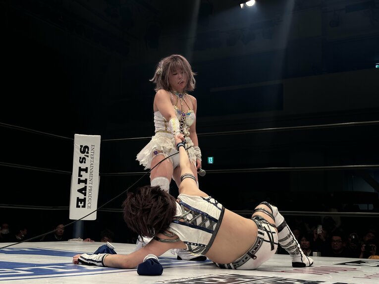 安納サオリvs中野たむ　©Norihiro Hashimoto