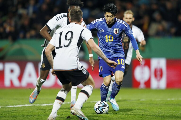 「CLやELに出ているドイツ有望株のフィジカルに負けず…」パリ世代日本代表を撮って感じた“肉体とハートの充実ぶり”(36)